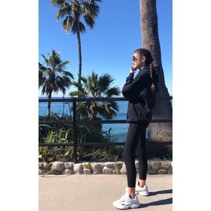 Meet your Posher, Youmon